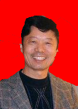    河南省工艺美术大师，河南省工艺美术学会会员，开封市龙亭区政协委员、开封市北宋官瓷协会副会长、开封市夷门书社副社长、开封市宋都书画研究会理事，开封市宋煌文化有限公司总经理，菊花官瓷创始人。朱芳魁1997年创办开封珍绣苑艺术有限公司，带徒传艺200余人，工作室现有30余人，获得省市各类奖项十余次，其作品多次成为省政府指定礼品，为开封汴绣、官瓷的研发与推广做出了突出贡献。